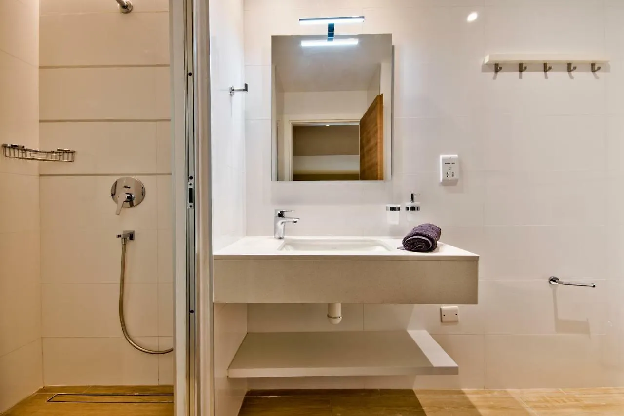 Spinola Park - The One Bedroom Loft Saint Julian's